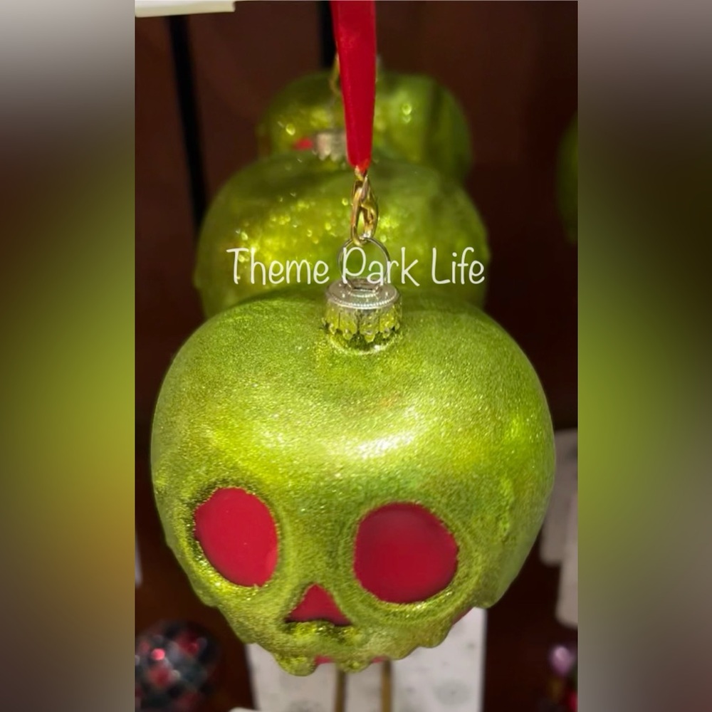Disney Parks Snow White Evil Queen Poison Apple Glitter Glass Ornament NEW